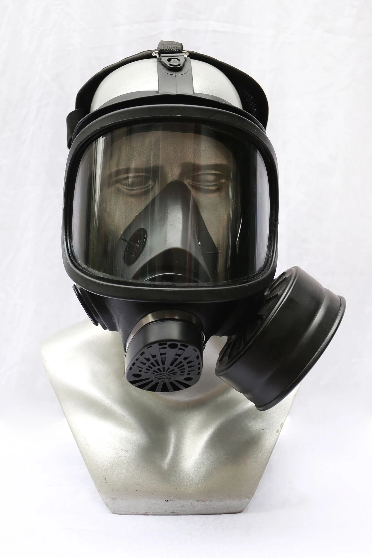 gas mask A